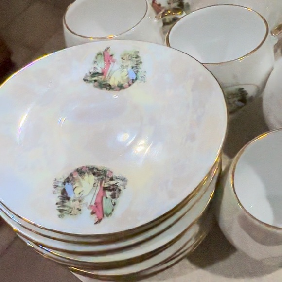 RARE Vintage China. Beautiful shimmering opal iridescent 9 cups and 9 saucers, - Picture 7 of 8